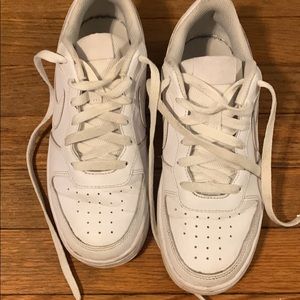 Nike Court Borough Low 2 Grade School Kids' Shoes